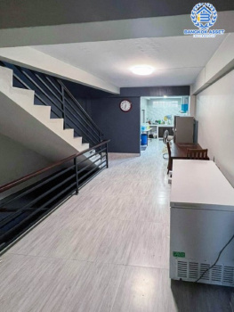 *****อาคารพาณิชย์มือสอง สวนธนวิลล่า ประชาอุทิศ หลังมุม! เนื้อที่กว้าง 16 ตร.ว. ฟังก์ชัน 4 ห้องนอน 3 ห้องน้ำ 1 ที่จอดรถ ภายในตกแต่งสวย ดูทัยสมัย พื้นที่ใช้สอยเยอะ มาพร้อมราคาสุดคุ้ม! ตั้งอยู่บนทำเลเดินทางสะดวกสบาย เชื่อมต่อถนนประชาอุทิศ ถนนราษฎร์บูรณะ ถนนเจริญกรุง ถนนพระราม3 จองด่วน!